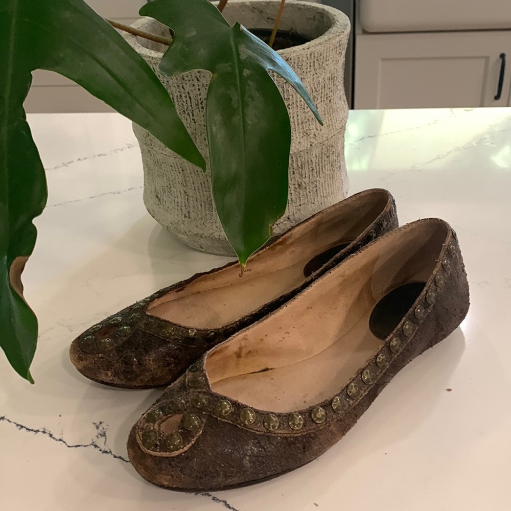 Frye Emma Hammered Stud Slip On Dark Brown Antique Leather Size 8.5